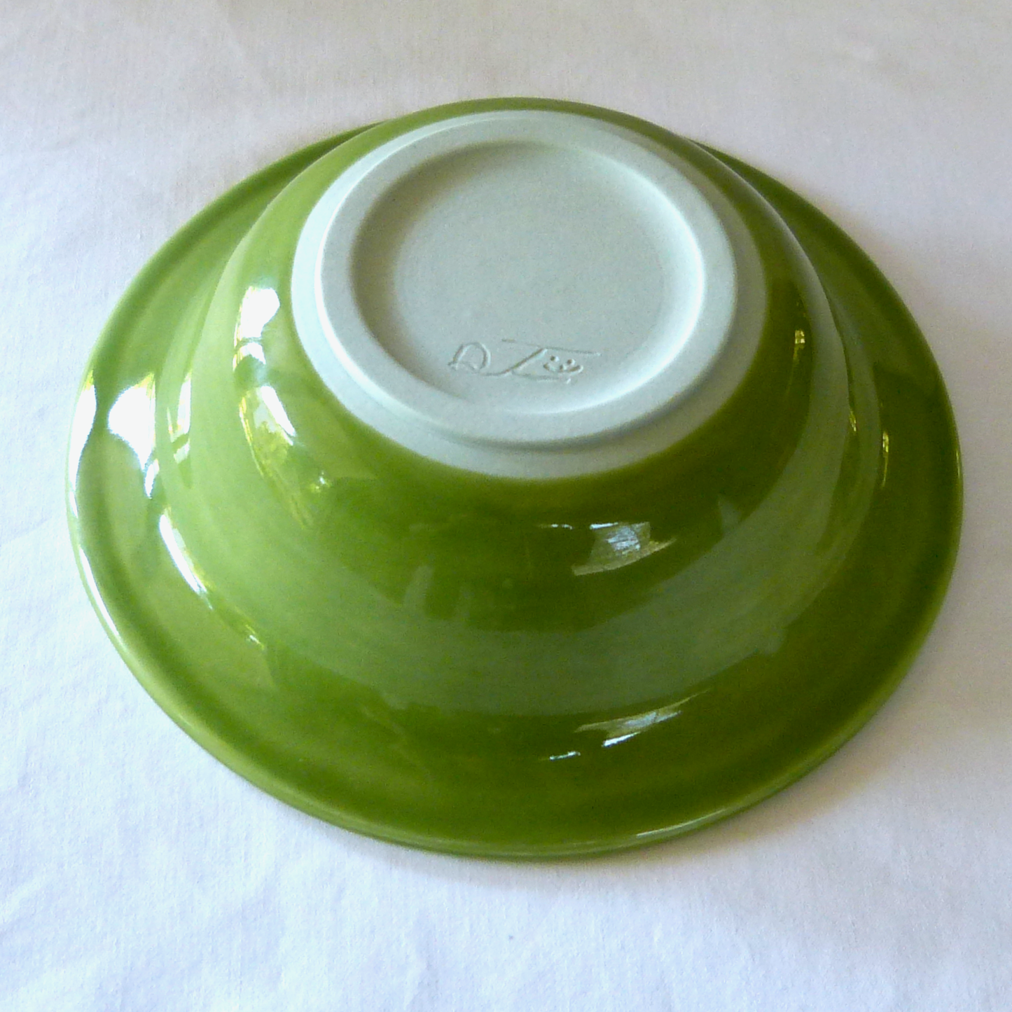 Dark Green Leaves Sgraffito Wide Rimmed Bowl