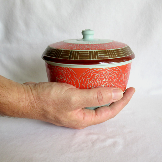 A Hand Drawn and Glazed Turquoise Porcelain Quartered Roses Lidded Bowl
