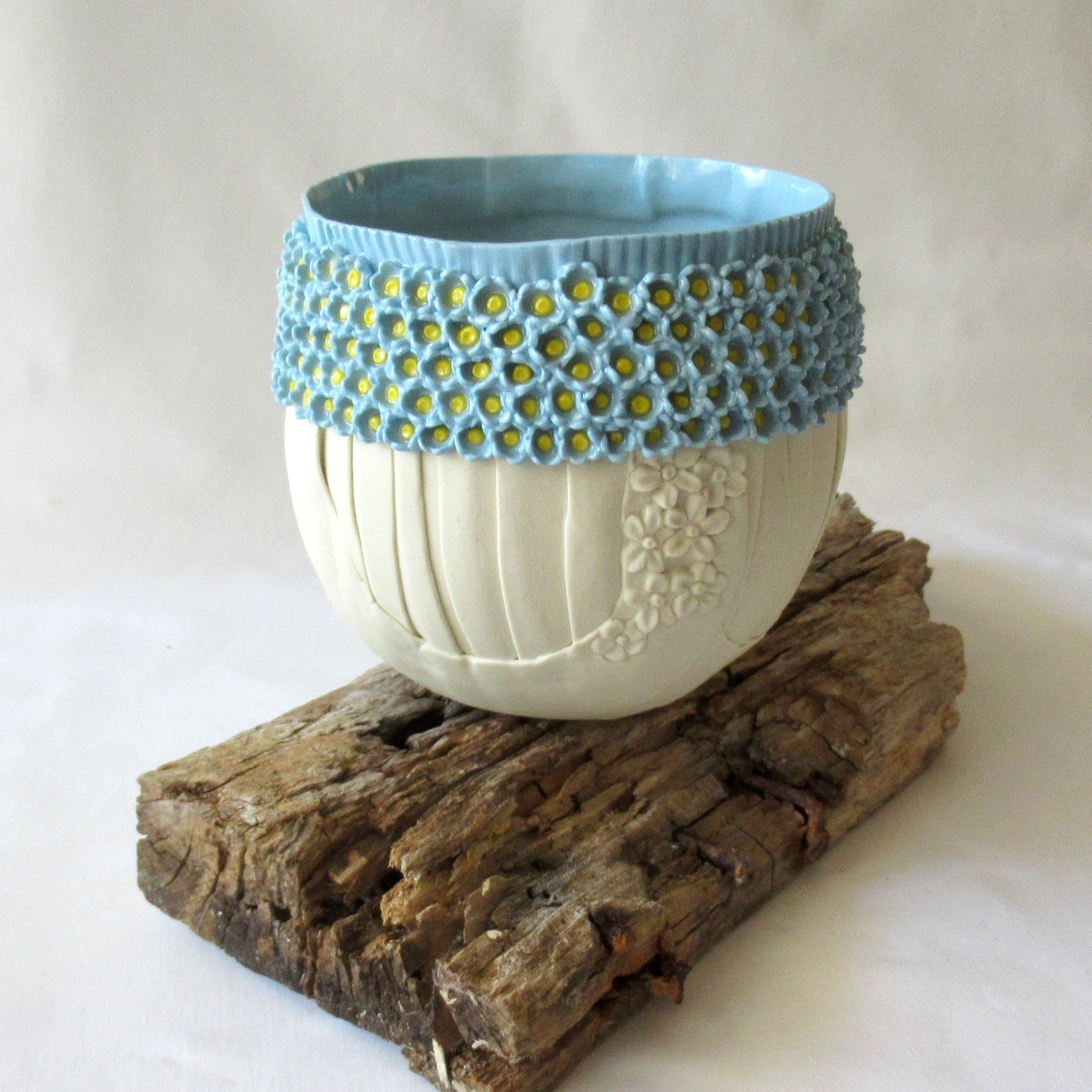 A Hand-built Porcelain Forget-Me-Not Balloon Bowl