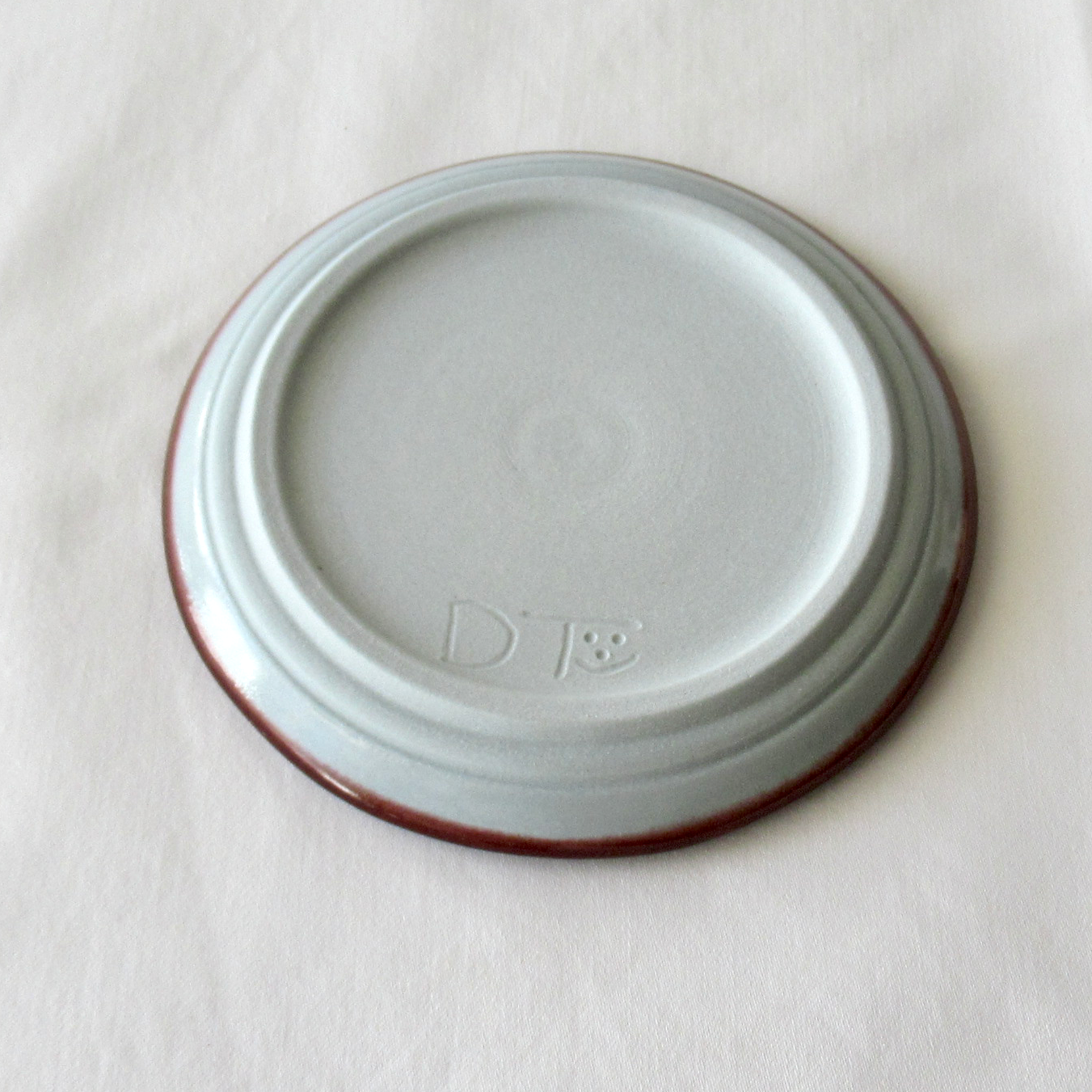 Brown and White Glazed Small Wheel-thrown Porcelain Plate