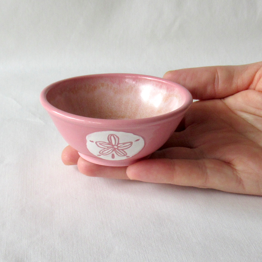 A Wheel-thrown Dark Pink Porcelain Sand Dollar Sgraffito Bowl