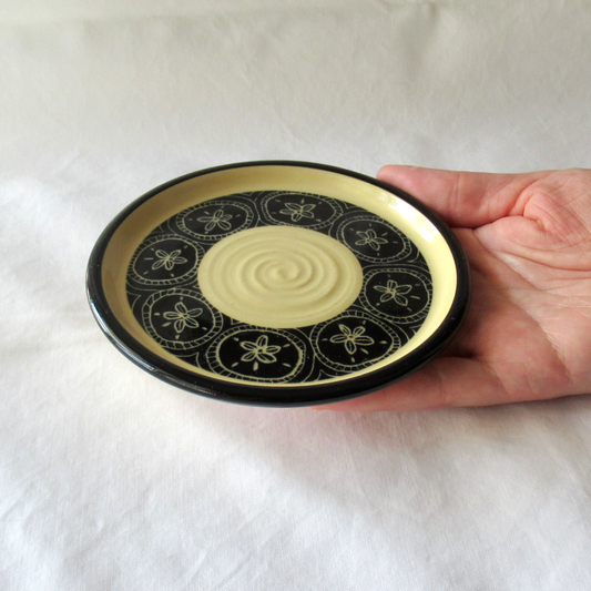 A Hand-drawn Sand Dollar Sgraffito Plate