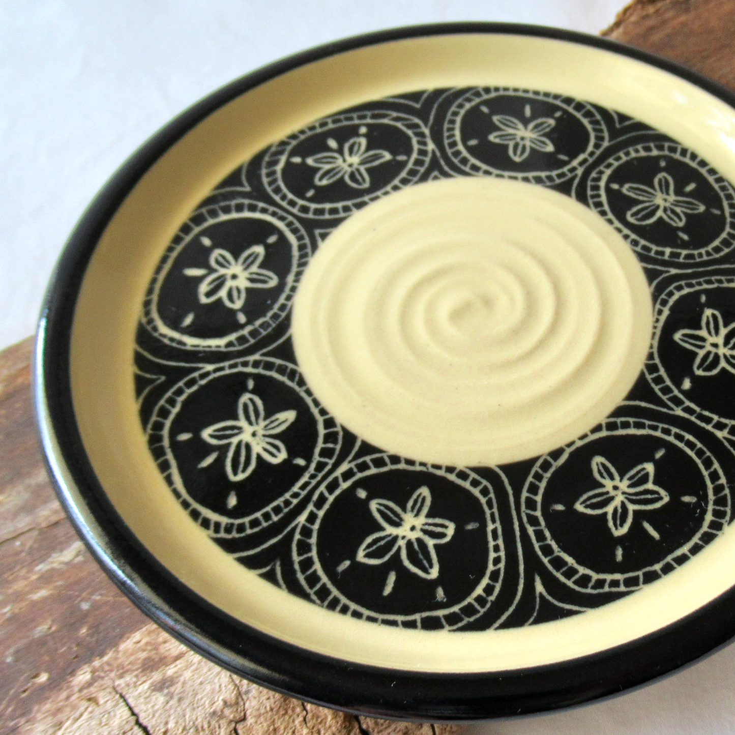 A Hand-drawn Sand Dollar Sgraffito Plate
