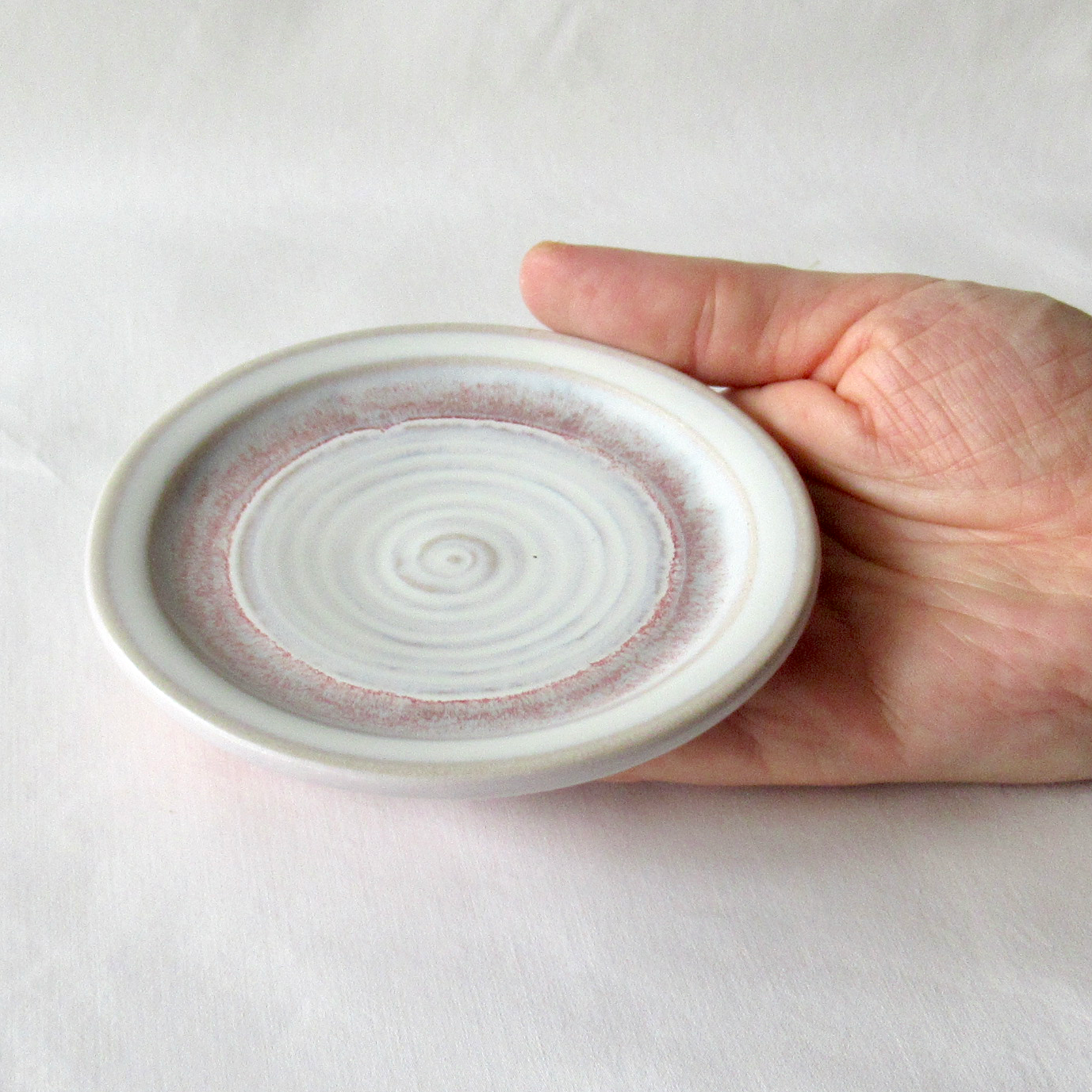 A Pale Lavender Wheel-thrown Porcelain Small Plate with White Glaze